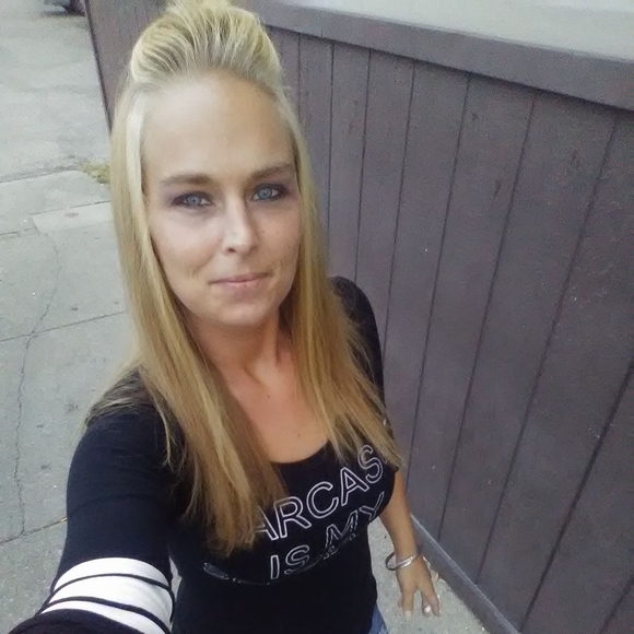 Meet your Posher, Danielle - Picture 1 of 1